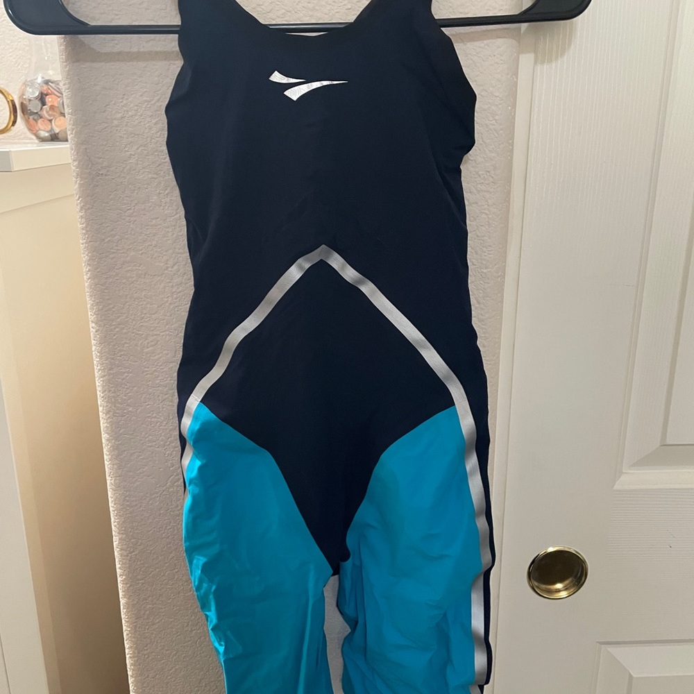 FINIS RIVAL tech suit, size 22, Closed back